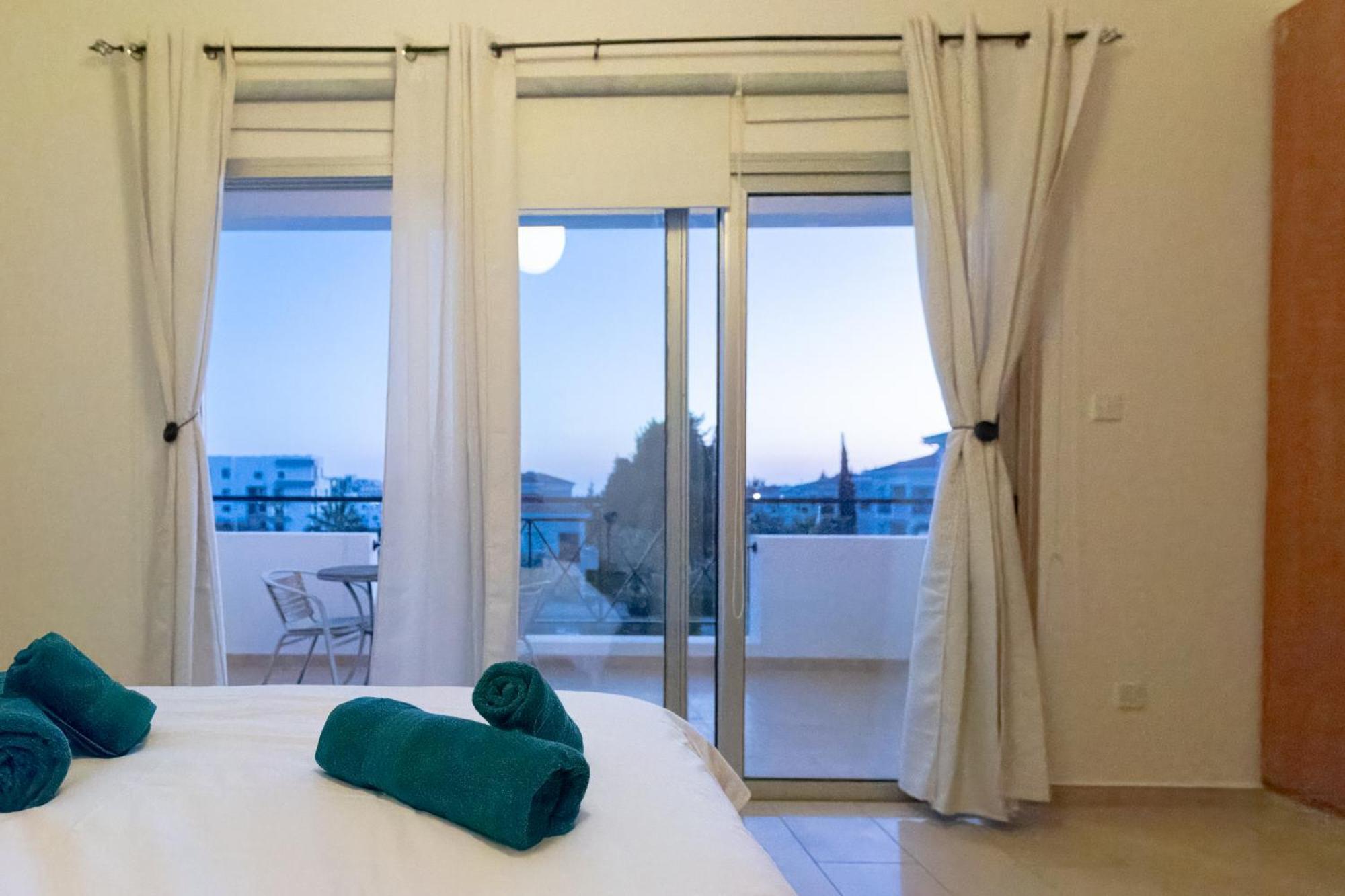 Nefeli Blue-Horizon 2B, Pool, Suites, Big Balconies Pafos Exterior foto